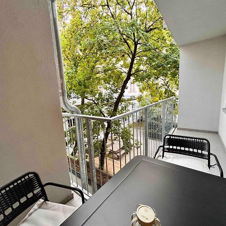 Urbaner Charme: Stilvolles Wohnen Im Herzen Wiens Exterior foto